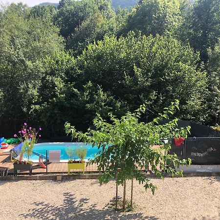 Au Bord De L Eau Bed & Breakfast Surba ภายนอก รูปภาพ