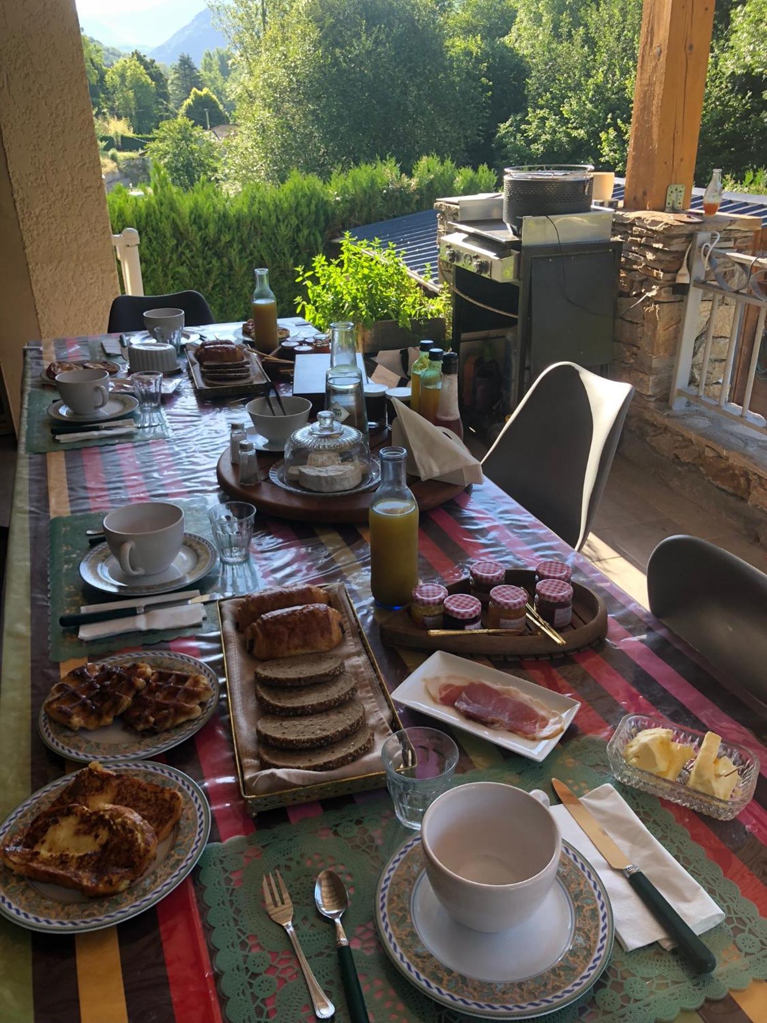 Au Bord De L Eau Bed & Breakfast Surba ภายนอก รูปภาพ
